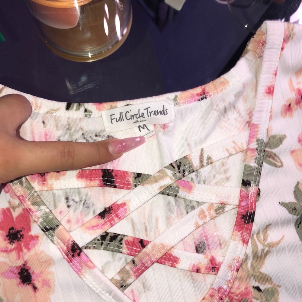 white shirt with pink flower designs on it - Picture 2 of 4